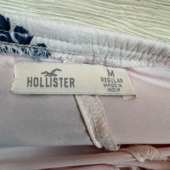 Hollister Pink Floral Maxi Dress Smocked Bodice Tiered Skirt Front Slit Size M - Picture 2 of 8